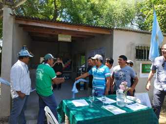 Representantes de las cooperativas cortan las cintas